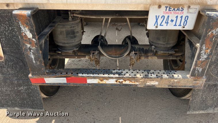 image for item LU9901 2000 Utility Trailer FS2CHA flatbed trailer