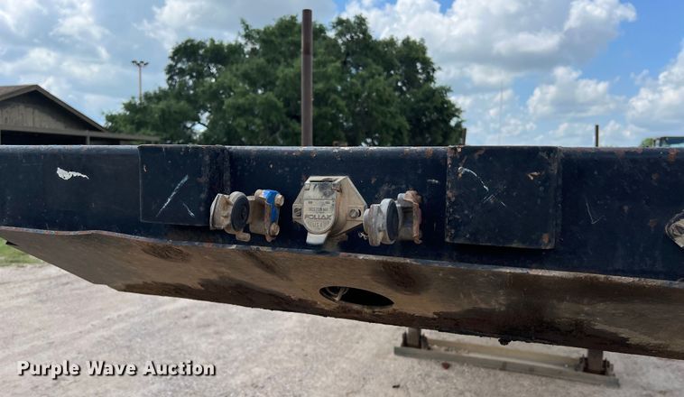 image for item LU9902 2006 Lufkin flatbed trailer