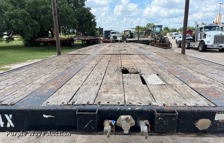 image for item LU9902 2006 Lufkin flatbed trailer