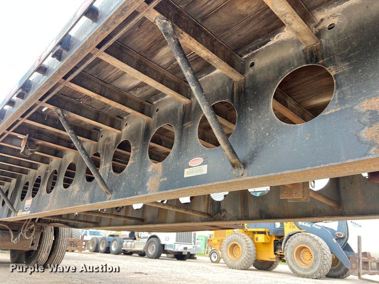 image for item LU9902 2006 Lufkin flatbed trailer