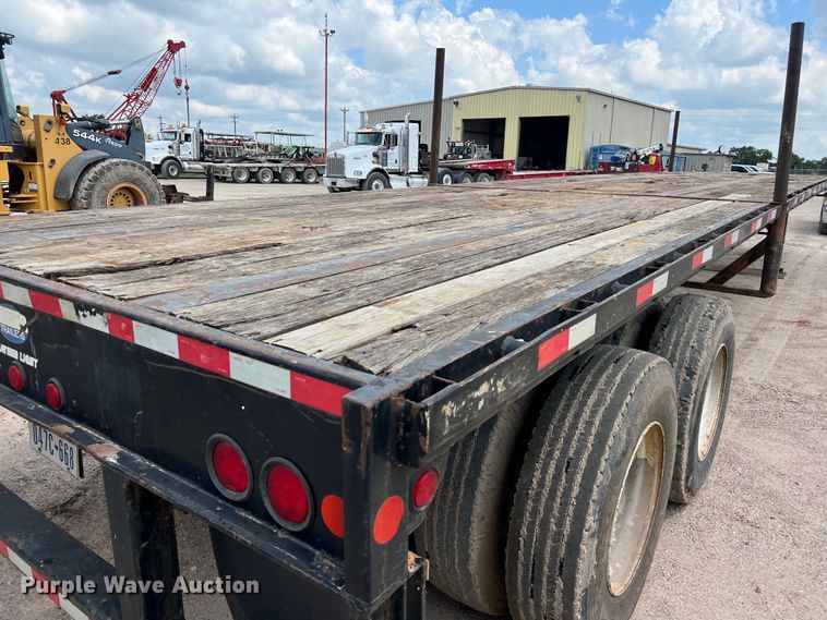 image for item LU9902 2006 Lufkin flatbed trailer