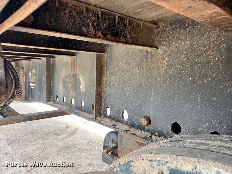 image for item LU9902 2006 Lufkin flatbed trailer