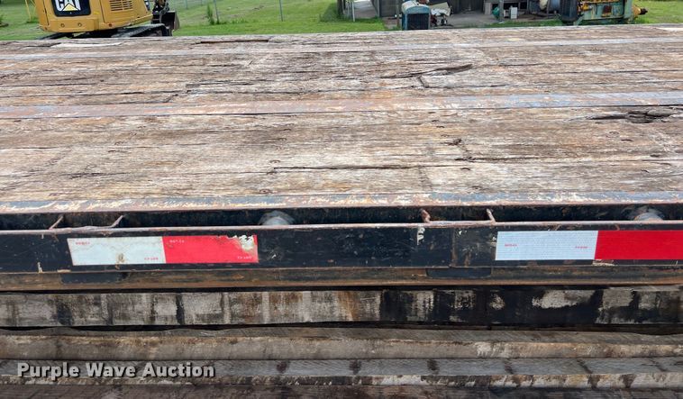 image for item LU9902 2006 Lufkin flatbed trailer