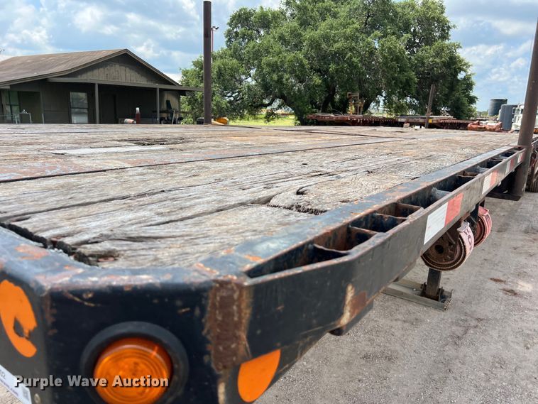 image for item LU9902 2006 Lufkin flatbed trailer
