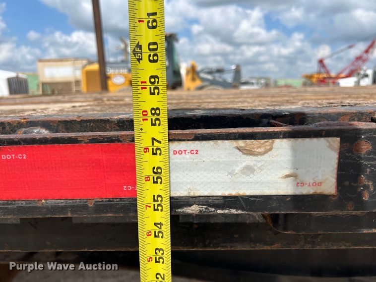 image for item LU9902 2006 Lufkin flatbed trailer