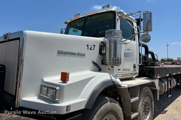 image for item LU9903 2013 Western Star 4900EX winch truck