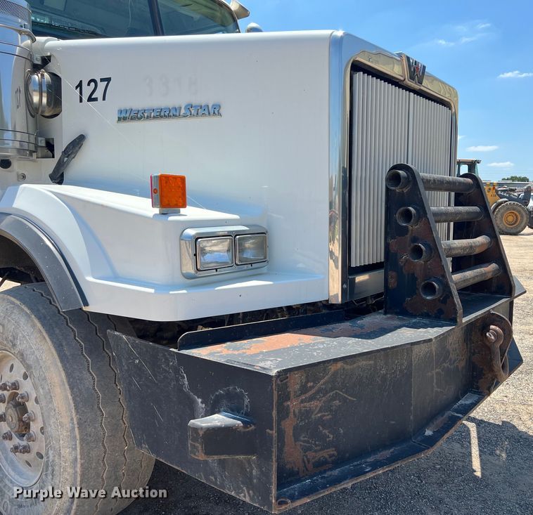 image for item LU9903 2013 Western Star 4900EX winch truck