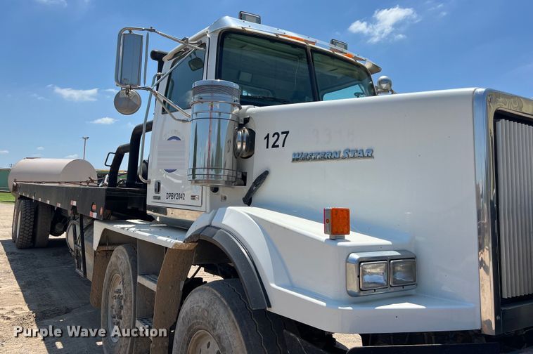 image for item LU9903 2013 Western Star 4900EX winch truck