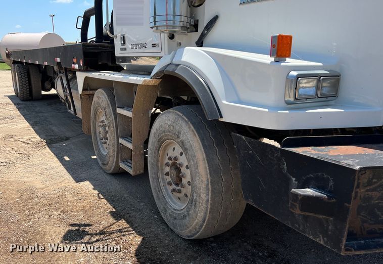 image for item LU9903 2013 Western Star 4900EX winch truck