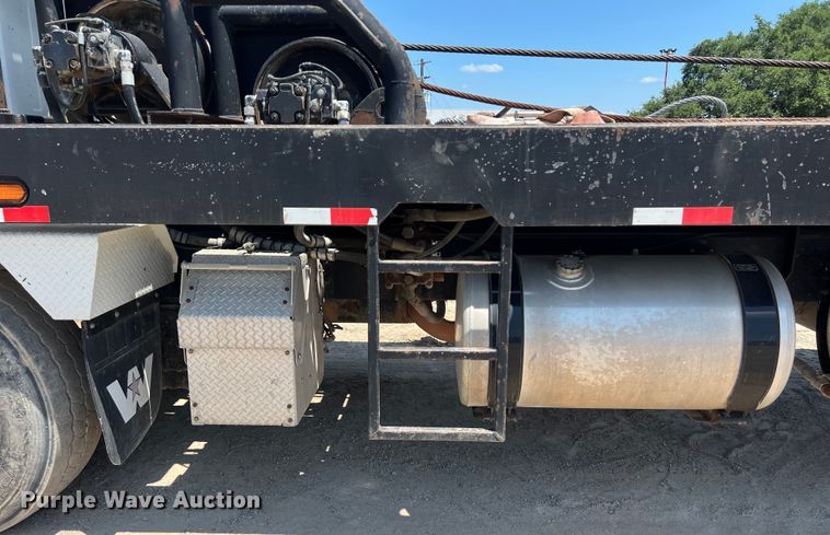 image for item LU9903 2013 Western Star 4900EX winch truck