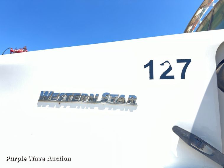 image for item LU9903 2013 Western Star 4900EX winch truck