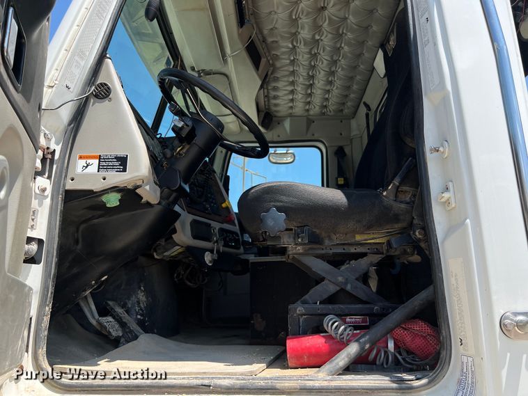 image for item LU9903 2013 Western Star 4900EX winch truck