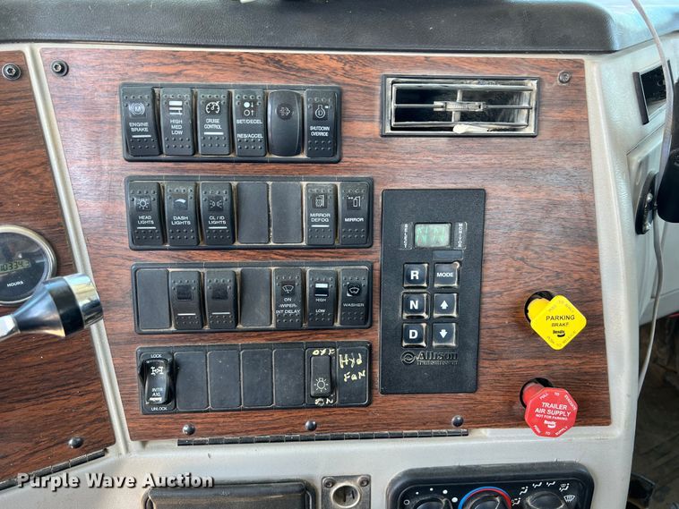 image for item LU9903 2013 Western Star 4900EX winch truck