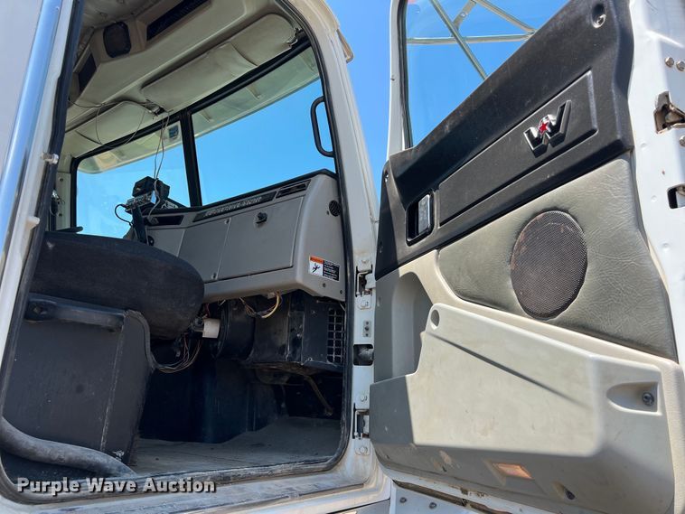 image for item LU9903 2013 Western Star 4900EX winch truck