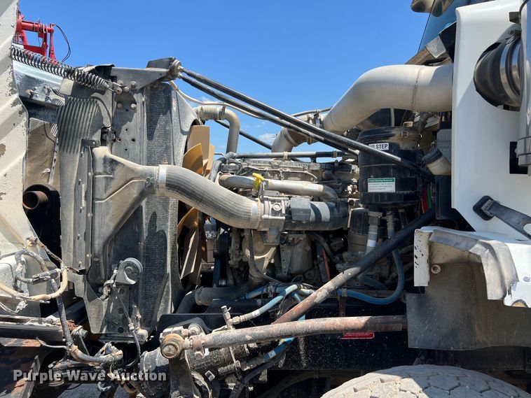 image for item LU9903 2013 Western Star 4900EX winch truck