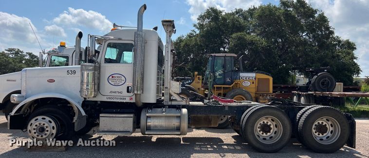 image for item LU9906 2018 Peterbilt 389 semi truck