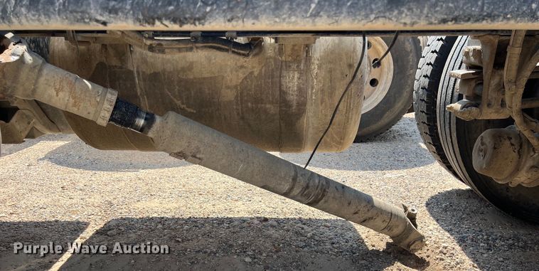 image for item LU9906 2018 Peterbilt 389 semi truck