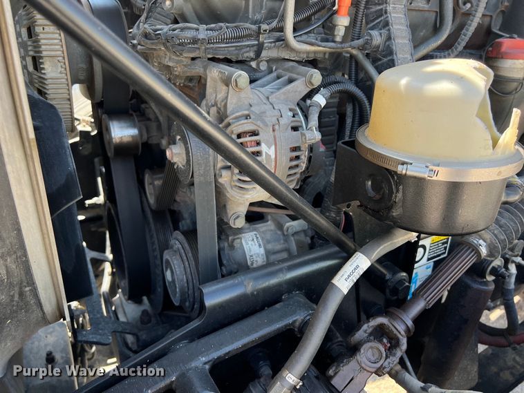 image for item LU9906 2018 Peterbilt 389 semi truck