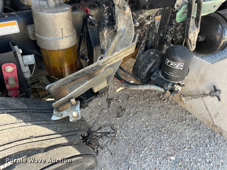 image for item LU9906 2018 Peterbilt 389 semi truck