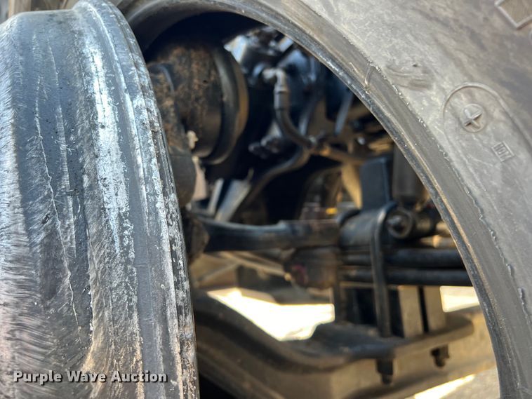 image for item LU9906 2018 Peterbilt 389 semi truck