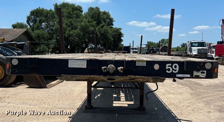 image for item LU9913 2005 Lufkin flatbed trailer
