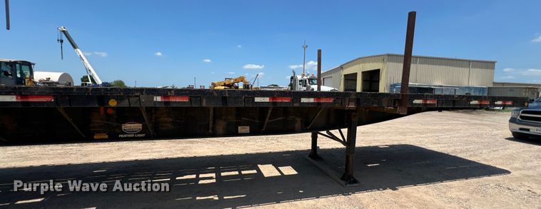 image for item LU9913 2005 Lufkin flatbed trailer