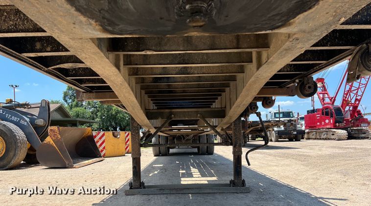 image for item LU9913 2005 Lufkin flatbed trailer