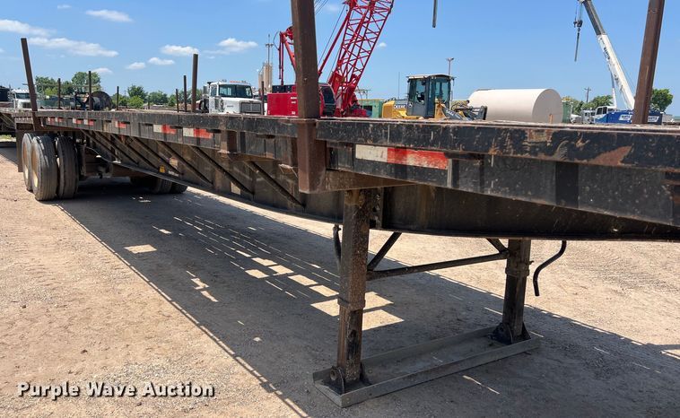 image for item LU9913 2005 Lufkin flatbed trailer