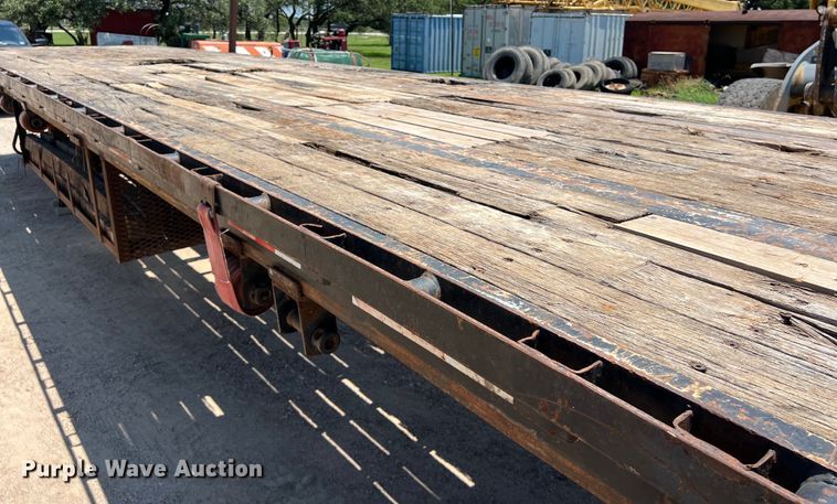 image for item LU9913 2005 Lufkin flatbed trailer