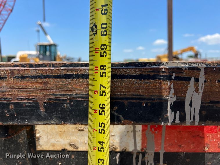 image for item LU9913 2005 Lufkin flatbed trailer