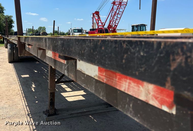 image for item LU9913 2005 Lufkin flatbed trailer