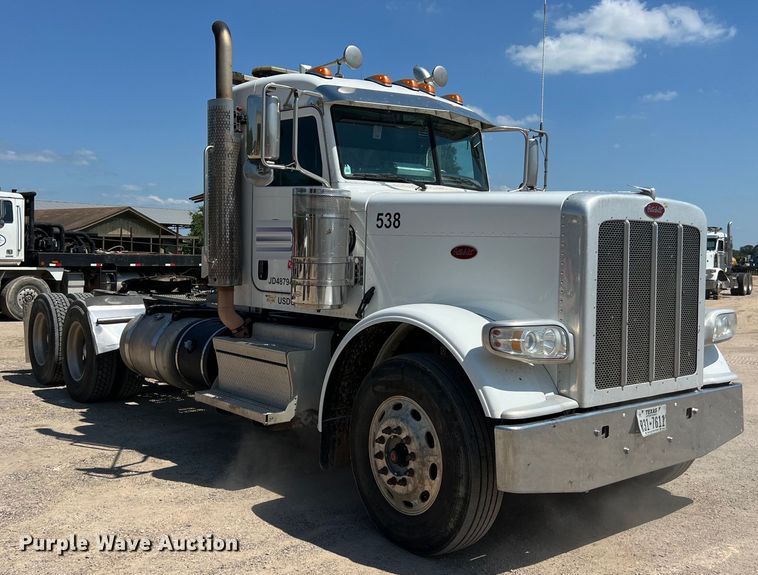 image for item LU9914 2018 Peterbilt 389 semi truck