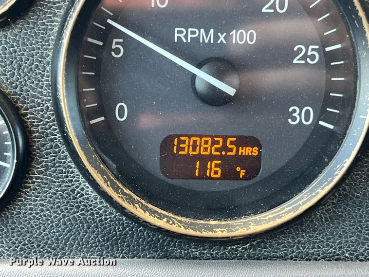 image for item LU9914 2018 Peterbilt 389 semi truck