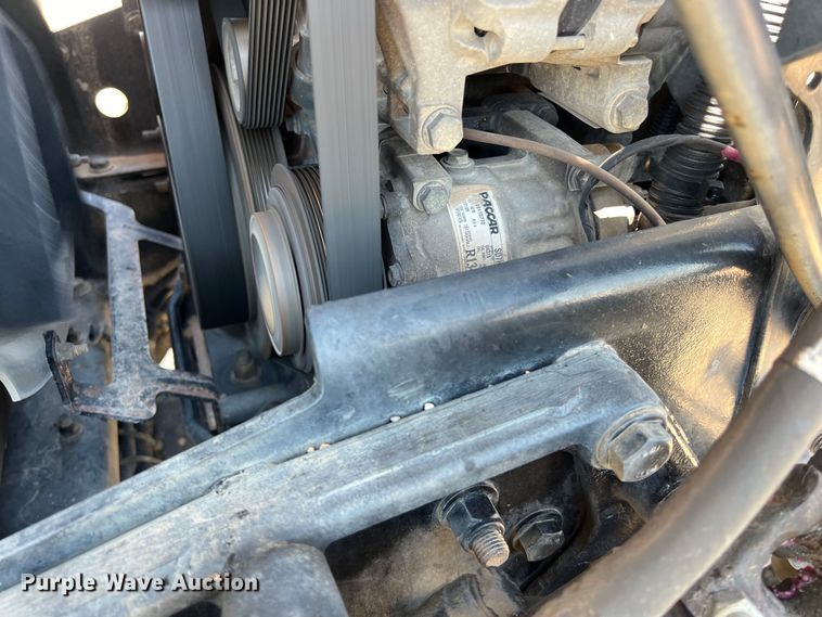 image for item LU9914 2018 Peterbilt 389 semi truck