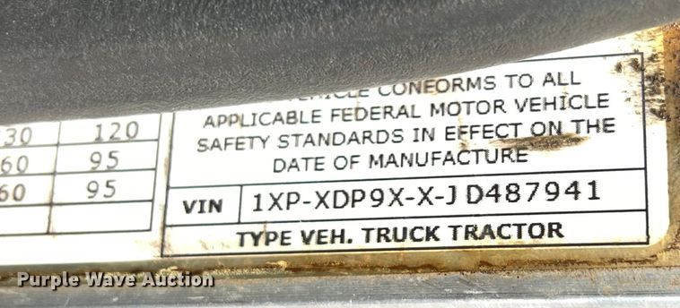 image for item LU9914 2018 Peterbilt 389 semi truck