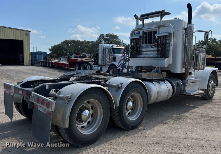 image for item LU9920 2018 Peterbilt 389 semi truck