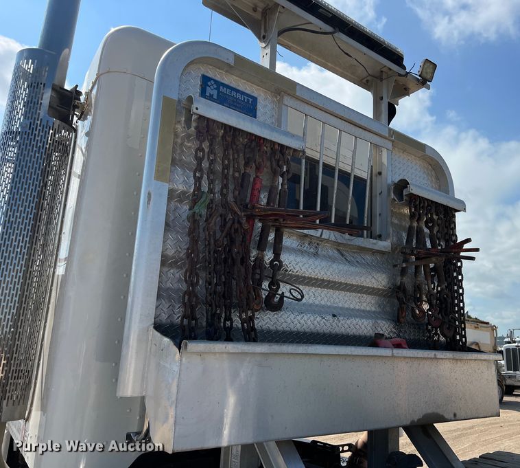 image for item LU9920 2018 Peterbilt 389 semi truck