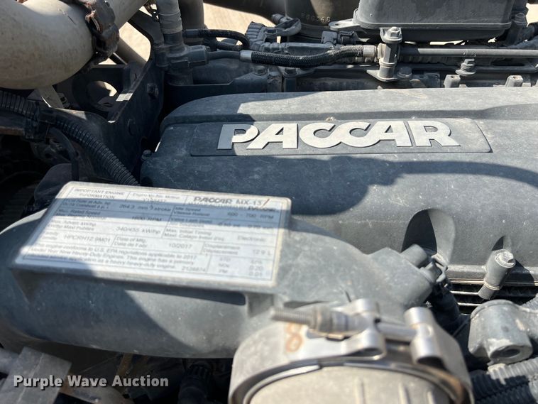 image for item LU9920 2018 Peterbilt 389 semi truck