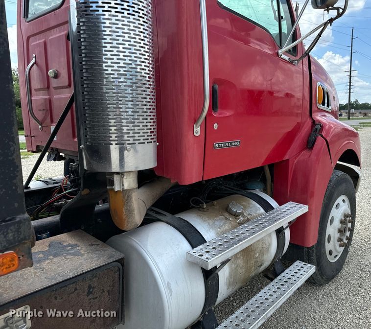 image for item MU9836 2007 Sterling  L-Line rollback truck