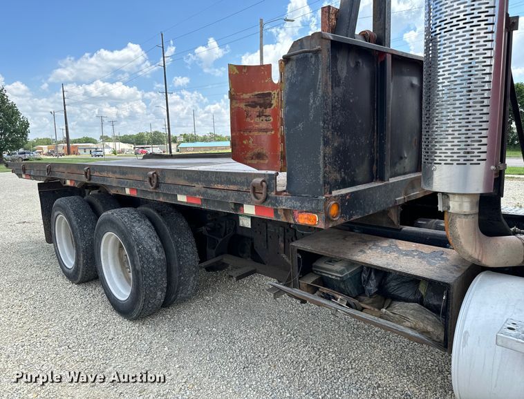 image for item MU9836 2007 Sterling  L-Line rollback truck