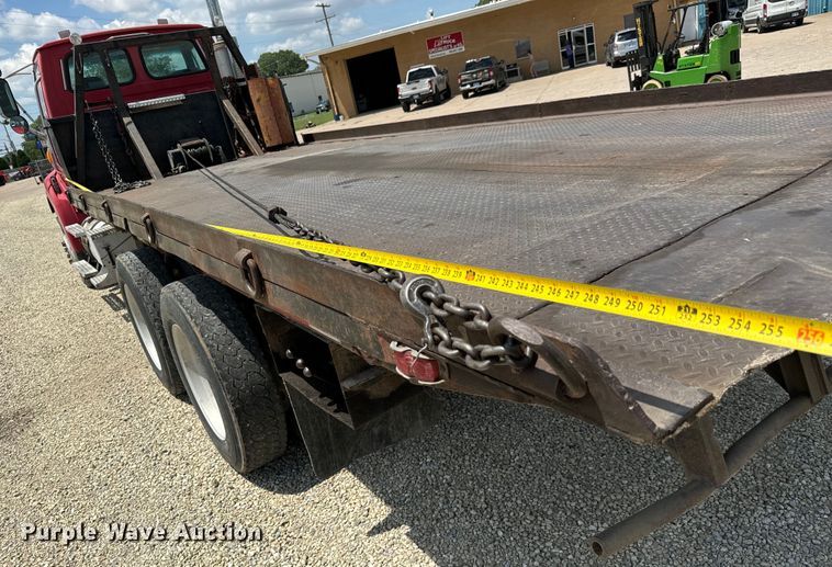 image for item MU9836 2007 Sterling  L-Line rollback truck