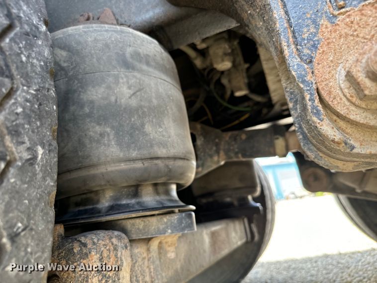 image for item MU9836 2007 Sterling  L-Line rollback truck