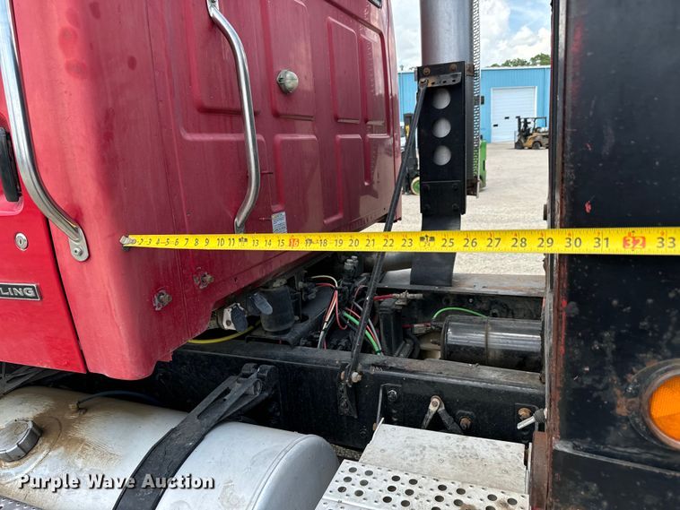 image for item MU9836 2007 Sterling  L-Line rollback truck