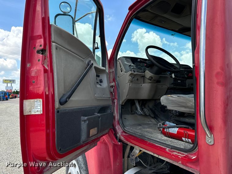 image for item MU9836 2007 Sterling  L-Line rollback truck