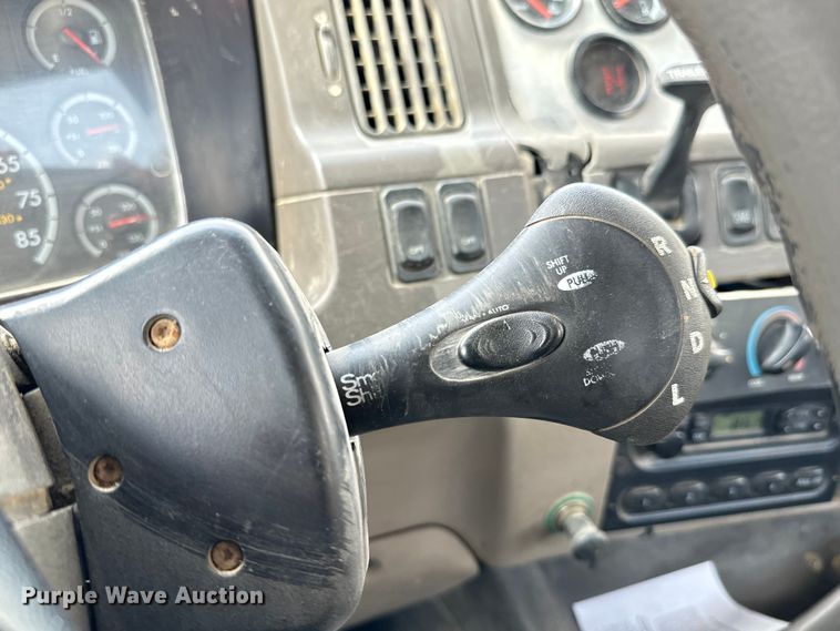 image for item MU9836 2007 Sterling  L-Line rollback truck