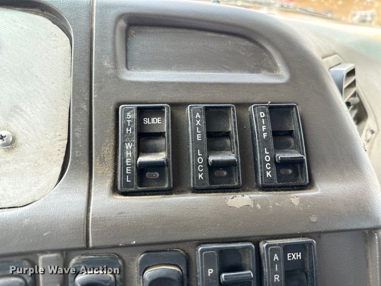 image for item MU9836 2007 Sterling  L-Line rollback truck