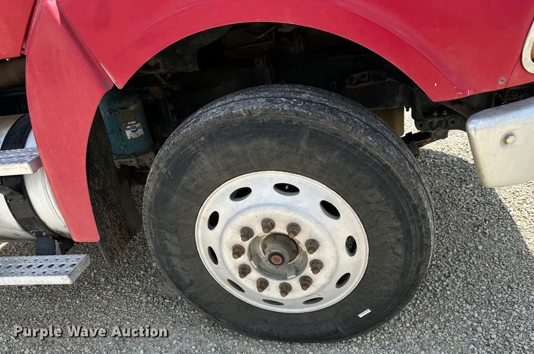 image for item MU9836 2007 Sterling  L-Line rollback truck