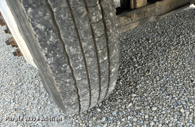 image for item MU9836 2007 Sterling  L-Line rollback truck