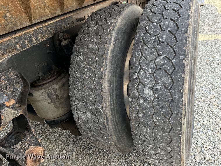 image for item MU9836 2007 Sterling  L-Line rollback truck