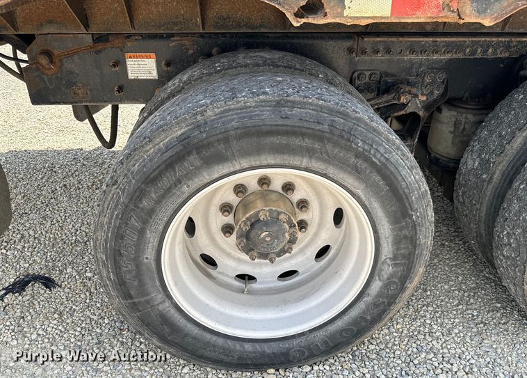 image for item MU9836 2007 Sterling  L-Line rollback truck